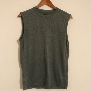 No sleeve t-shirt
